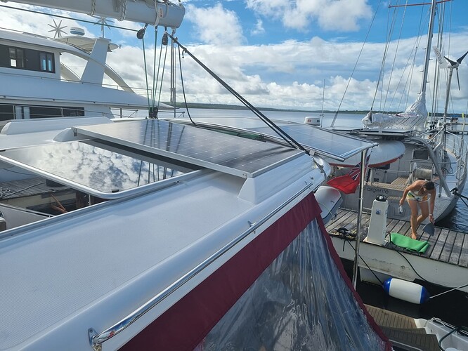Tourterelles Solar and dinghy (8)